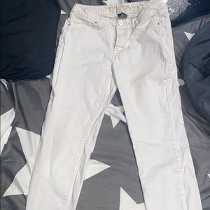 White skinny jeans